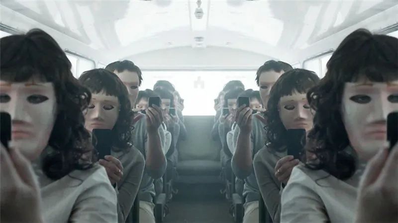 看完才明白，原来女人是可以和不喜欢的人左爱的剧照1